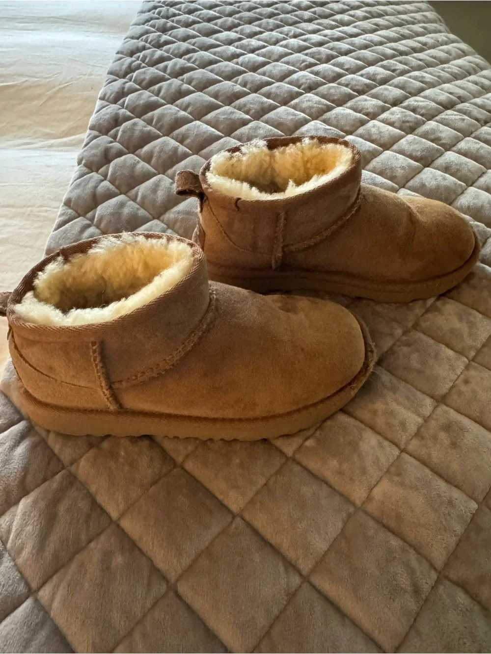 UGG Kids Chestnut Shearling-Lined Booties
